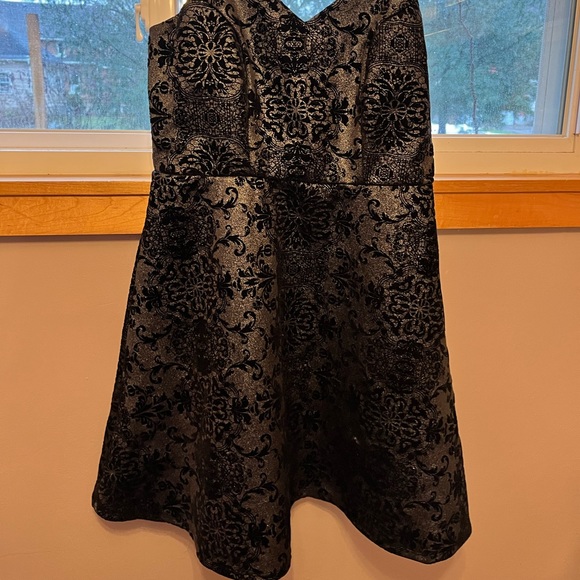 Cute black and silver dress from Maurice’s - Picture 3 of 3